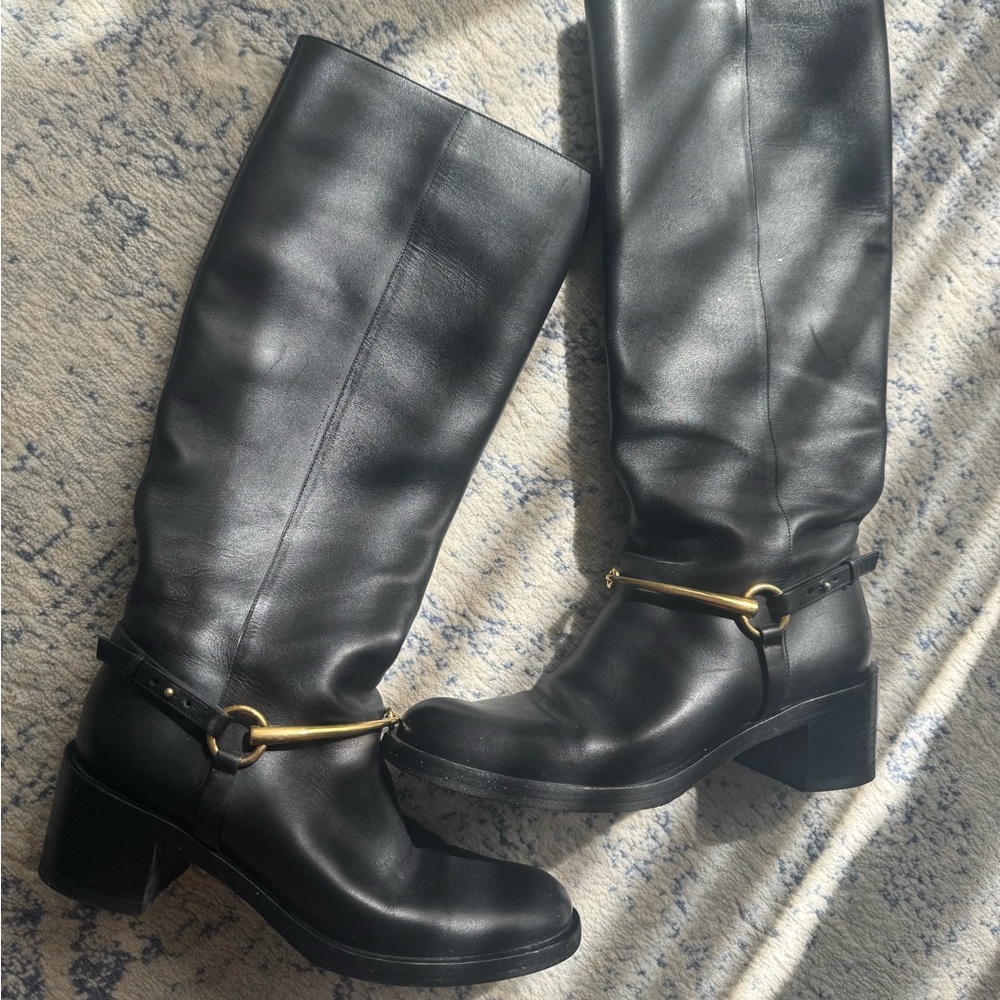 Gucci Black Heeled Boots with horsebit accent